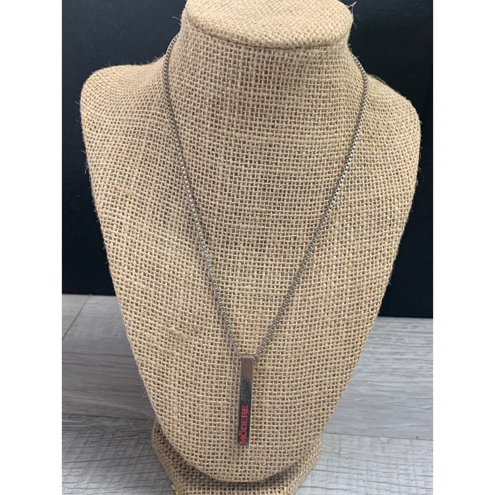 Modere Silver Tone Vertical Bar Pendant Necklace Red Logo Box Chain 16 Inch